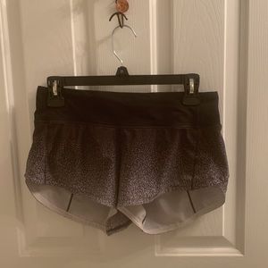 black with white specks, size 4 lulu shorts